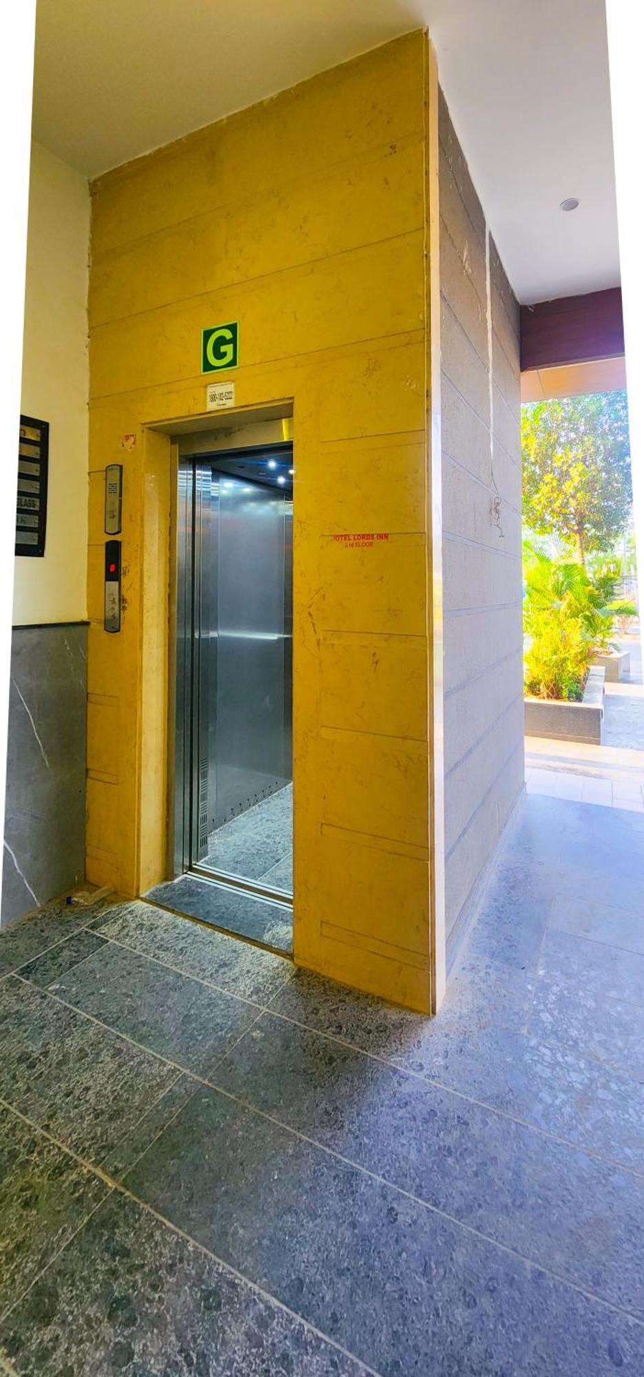 Hotel Nova Blue Ahmedabad Exterior photo